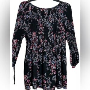 BEAUTIFUL FALL TRANSITIONAL BLOUSE FLORAL ON BLACK BACKGROUND 3/4 SLEEVES